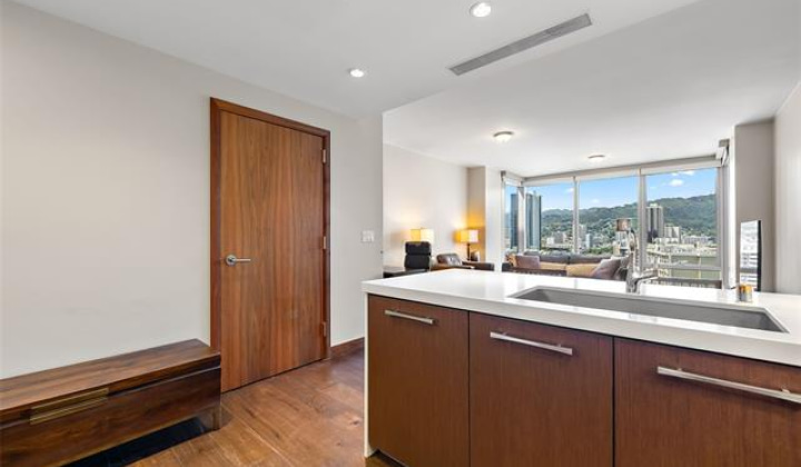 1555 Kapiolani Boulevard,Honolulu,Hawaii,96814,1 ベッドルーム ベッドルーム,1 バスルームバスルーム,コンド / タウンハウス,Kapiolani,21,18876017