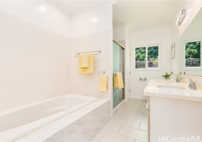 1114 Maalaea Road,Honolulu,Hawaii,96817,5 ベッドルーム ベッドルーム,3 バスルームバスルーム,一戸建て,Maalaea,18877376