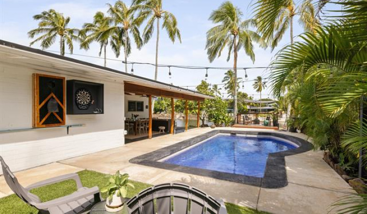 880 Akiu Place,Kailua,Hawaii,96734,3 ベッドルーム ベッドルーム,2 バスルームバスルーム,一戸建て,Akiu,18934394