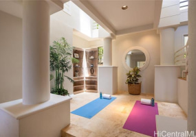 471 Maono Loop,Honolulu,Hawaii,96821,3 ベッドルーム ベッドルーム,3 バスルームバスルーム,一戸建て,Maono,18879111