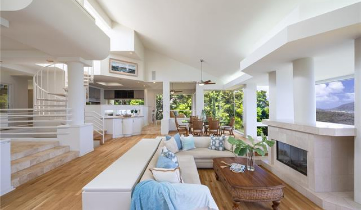 471 Maono Loop,Honolulu,Hawaii,96821,3 ベッドルーム ベッドルーム,3 バスルームバスルーム,一戸建て,Maono,18879111