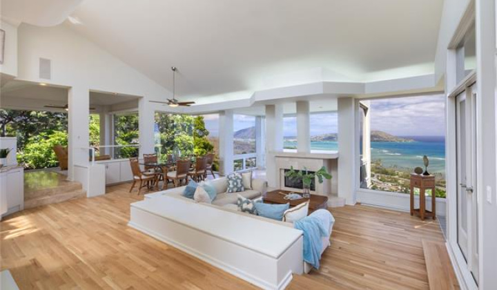 471 Maono Loop,Honolulu,Hawaii,96821,3 ベッドルーム ベッドルーム,3 バスルームバスルーム,一戸建て,Maono,18879111