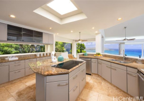 471 Maono Loop,Honolulu,Hawaii,96821,3 ベッドルーム ベッドルーム,3 バスルームバスルーム,一戸建て,Maono,18879111