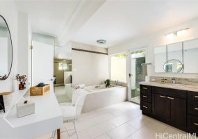 532 Portlock Road,Honolulu,Hawaii,96825,4 ベッドルーム ベッドルーム,4 バスルームバスルーム,一戸建て,Portlock,18881507