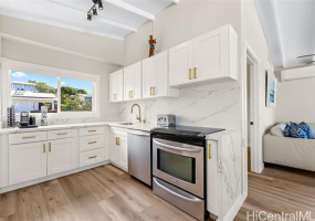 1947 Alaeloa Street,Honolulu,Hawaii,96821,7 ベッドルーム ベッドルーム,5 バスルームバスルーム,一戸建て,Alaeloa,18883097
