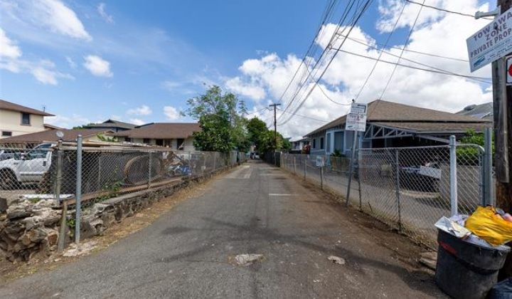 815 Lopez Lane,Honolulu,Hawaii,96817,12 ベッドルーム ベッドルーム,12 バスルームバスルーム,一戸建て,Lopez,18884568