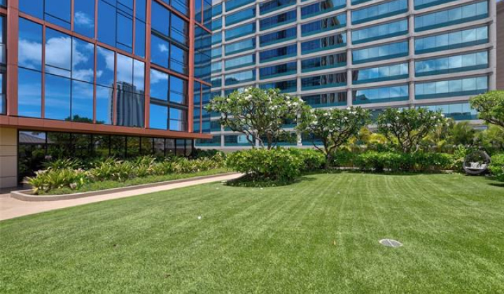 1555 Kapiolani Boulevard,Honolulu,Hawaii,96814,3 ベッドルーム ベッドルーム,3 バスルームバスルーム,コンド / タウンハウス,Kapiolani,9,18884902