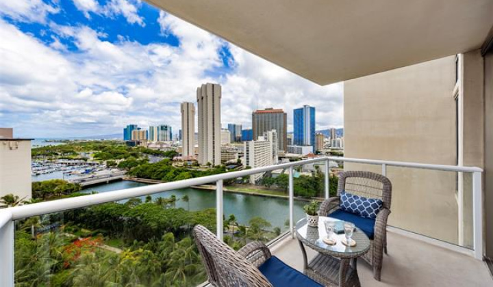 1551 Ala Wai Boulevard,Honolulu,Hawaii,96815,2 ベッドルーム ベッドルーム,2 バスルームバスルーム,コンド / タウンハウス,Ala Wai,16,18885048