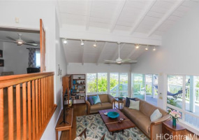 915 Kaluanui Road,Honolulu,Hawaii,96825,4 ベッドルーム ベッドルーム,2 バスルームバスルーム,一戸建て,Kaluanui,18888550