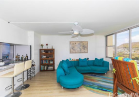 2600 Pualani Way,Honolulu,Hawaii,96815,2 ベッドルーム ベッドルーム,2 バスルームバスルーム,コンド / タウンハウス,Pualani,12,18901371