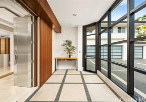 360 Puuikena Drive,Honolulu,Hawaii,96821,5 Bedrooms Bedrooms,6 BathroomsBathrooms,Single family,Puuikena,18902627
