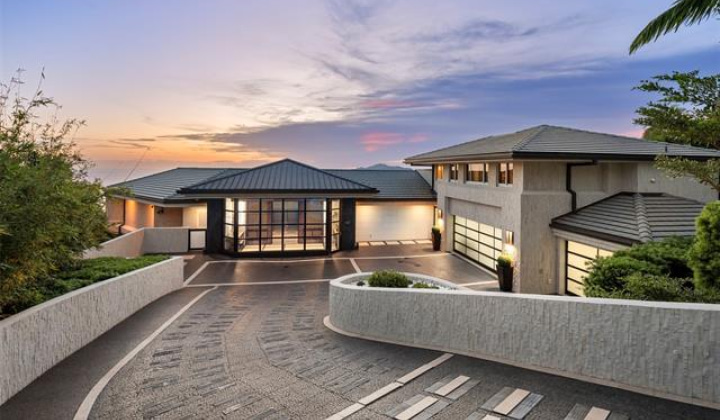 360 Puuikena Drive,Honolulu,Hawaii,96821,5 Bedrooms Bedrooms,6 BathroomsBathrooms,Single family,Puuikena,18902627