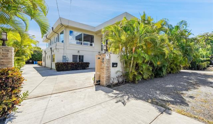 1034 Kealaolu Avenue,Honolulu,Hawaii,96816,6 ベッドルーム ベッドルーム,5 バスルームバスルーム,一戸建て,Kealaolu,18903592