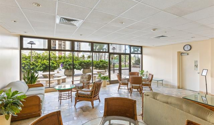 229 Paoakalani Avenue,Honolulu,Hawaii,96815,1 ベッドルーム ベッドルーム,1 バスルームバスルーム,コンド / タウンハウス,Paoakalani,37,18903904