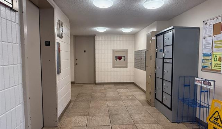 1099 Ala Napunani Street,Honolulu,Hawaii,96818,1 ベッドルーム ベッドルーム,1 バスルームバスルーム,コンド / タウンハウス,Ala Napunani,2,18905217