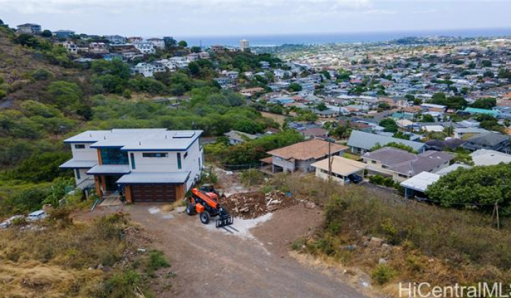 3841 Pukalani Place,Honolulu,Hawaii,96816,4 Bedrooms Bedrooms,4 BathroomsBathrooms,Single family,Pukalani,18907807