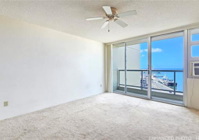 215 King Street,Honolulu,Hawaii,96817,1 ベッドルーム ベッドルーム,1 バスルームバスルーム,コンド / タウンハウス,King,16,18908475