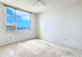 215 King Street,Honolulu,Hawaii,96817,1 ベッドルーム ベッドルーム,1 バスルームバスルーム,コンド / タウンハウス,King,16,18908475
